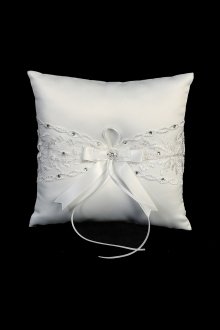 Heart ring pillow
