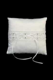 Heart ring pillow