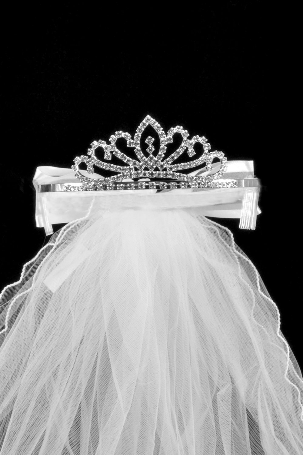 Lovely Rhinestone Tiara Attached to Double Layered Veil Lovely Rhinestone Tiara Attached to Double Layered Veil